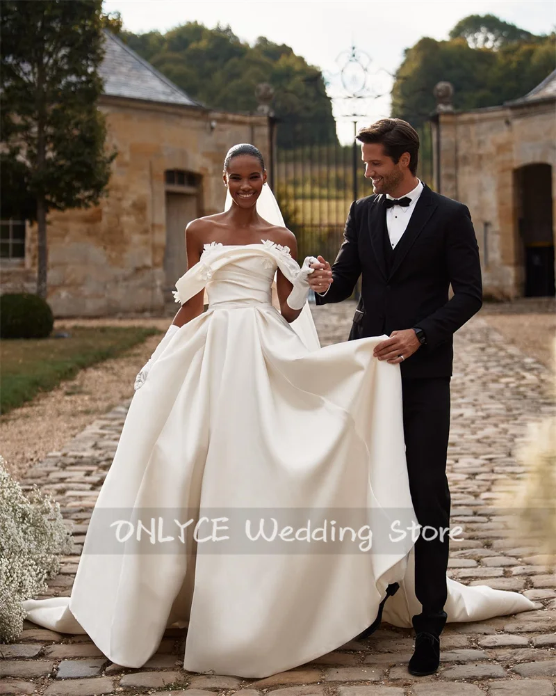 Sexy Satin Brautkleider mit zwei Handschuhen Meerjungfrau Braut Kleid Gericht Zug Applikation Prinzessin Hochzeit Abendkleid Robe de Mariee