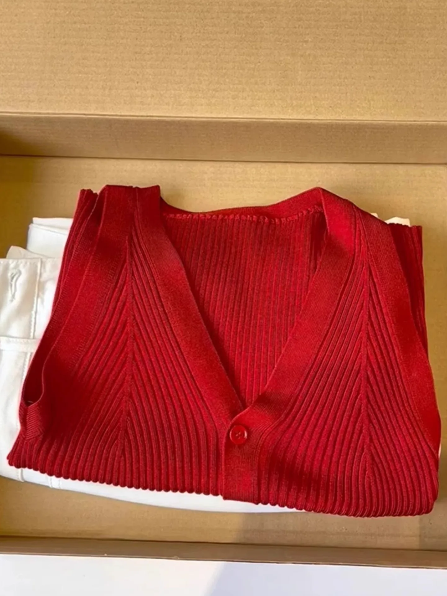 Faionable Strickweste für Damen, reine Farbe, schlankmachend, Sommer, offene Strickjacke, Einzelknopf, verziert, Pendelschlaf, 2025, Dichter