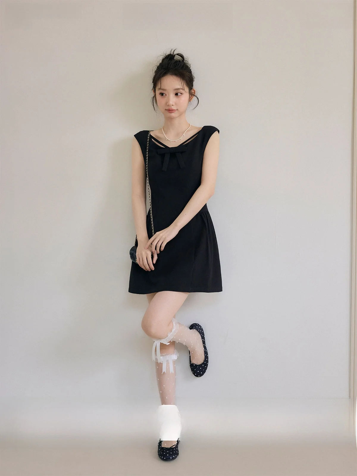 

Elegant Black White Contrast Color Knot Lace Dress Skirt Set by HuaLishi Miss Roman Holiday Collection