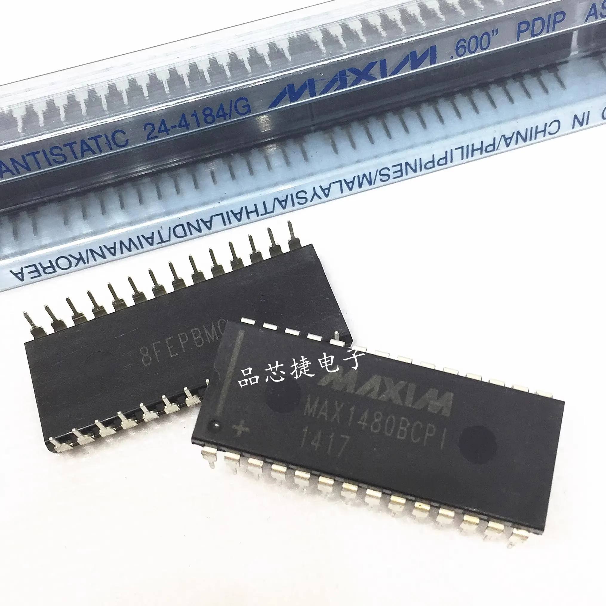 1pcs/Lot MAX1480BCPI+ DIP-28 Complete, Isolated RS-485/RS-422 Data Interface