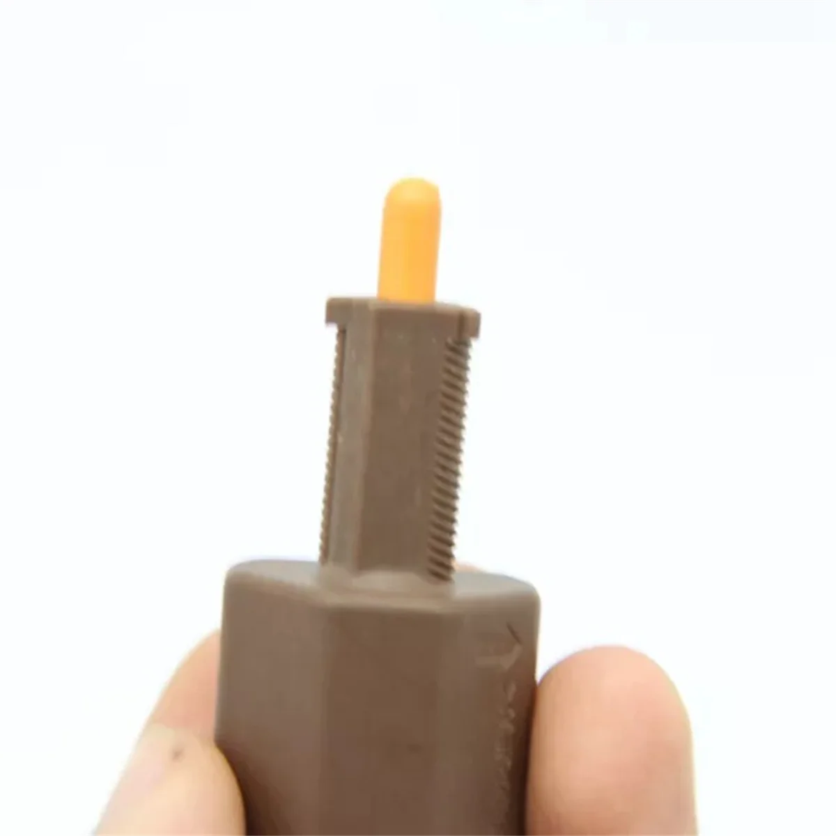 مفتاح ضوء فرامل السيارة مفتاح مصباح الفرامل للطراز 3 Y 1044681 -00-B الملحقات