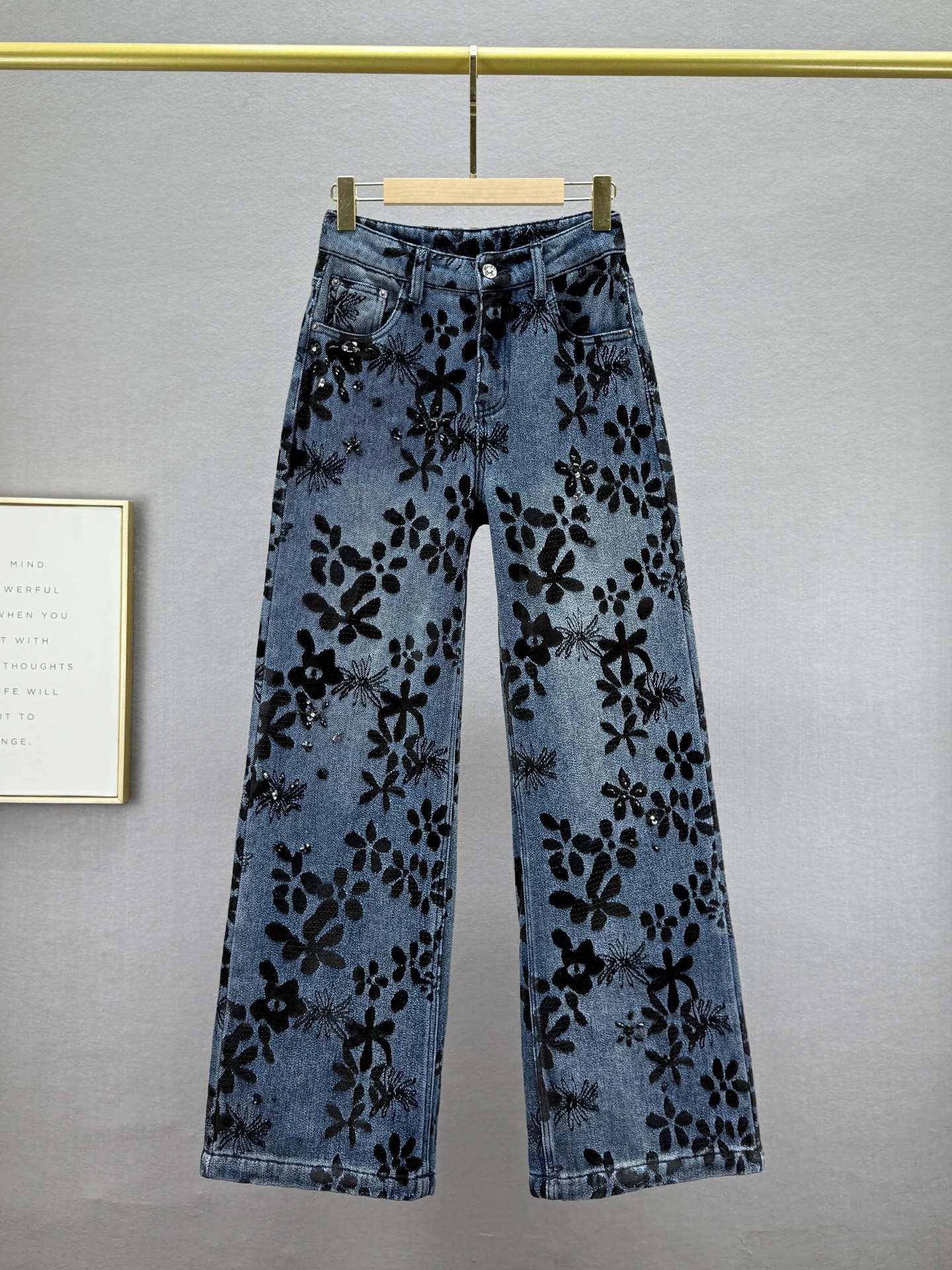 

Женские зимние джинсы с высокой талией, на флисовой подкладке, широкие, свободные, визуально стройнящие, в стиле ретро, с вышивкой и стразами, в пол.