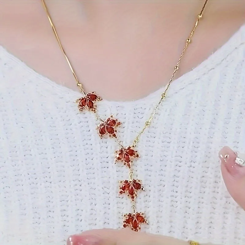1pc Elegant Red Maple Leaf Pendant Necklace for Women Inlaid with Cubic Zirconia Luxury Necklace Daily Wear Accessories Jewelry