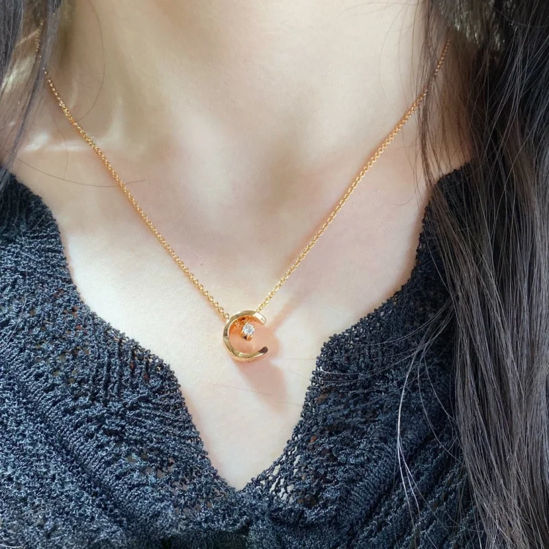 

Fashion party exquisite jewelry minimalist style zircon crystal moon C pendant necklace gift for friends and family