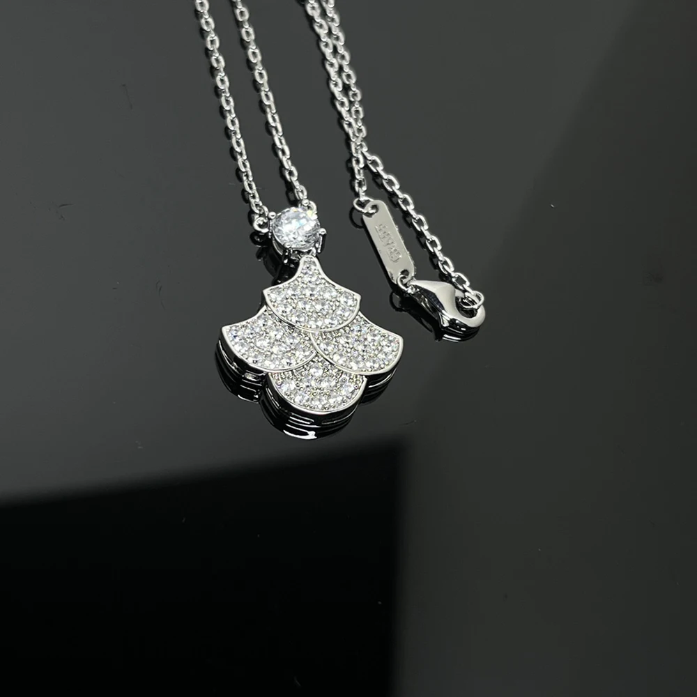 925 selling silver necklace, floral necklace. Luxurious necklace for attending cocktail parties