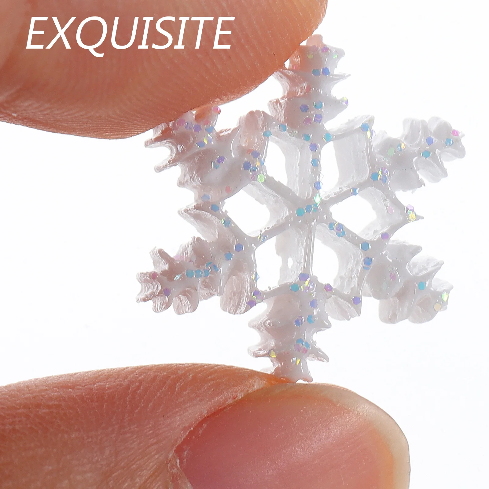 

OHPHCALL 50pcs Resin Snowflake Ornaments Christmas Decorations Craft Xmas Tree Hangings Decors