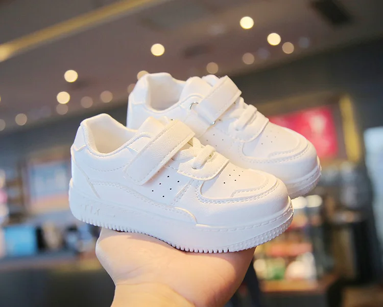 2026 Herbst Kinder-Sneaker Jungen Freizeitschuhe Leder Flache Schüler-Gehschuhe Rutschfeste Mädchen Leichte Sportschuhe – Detail 2