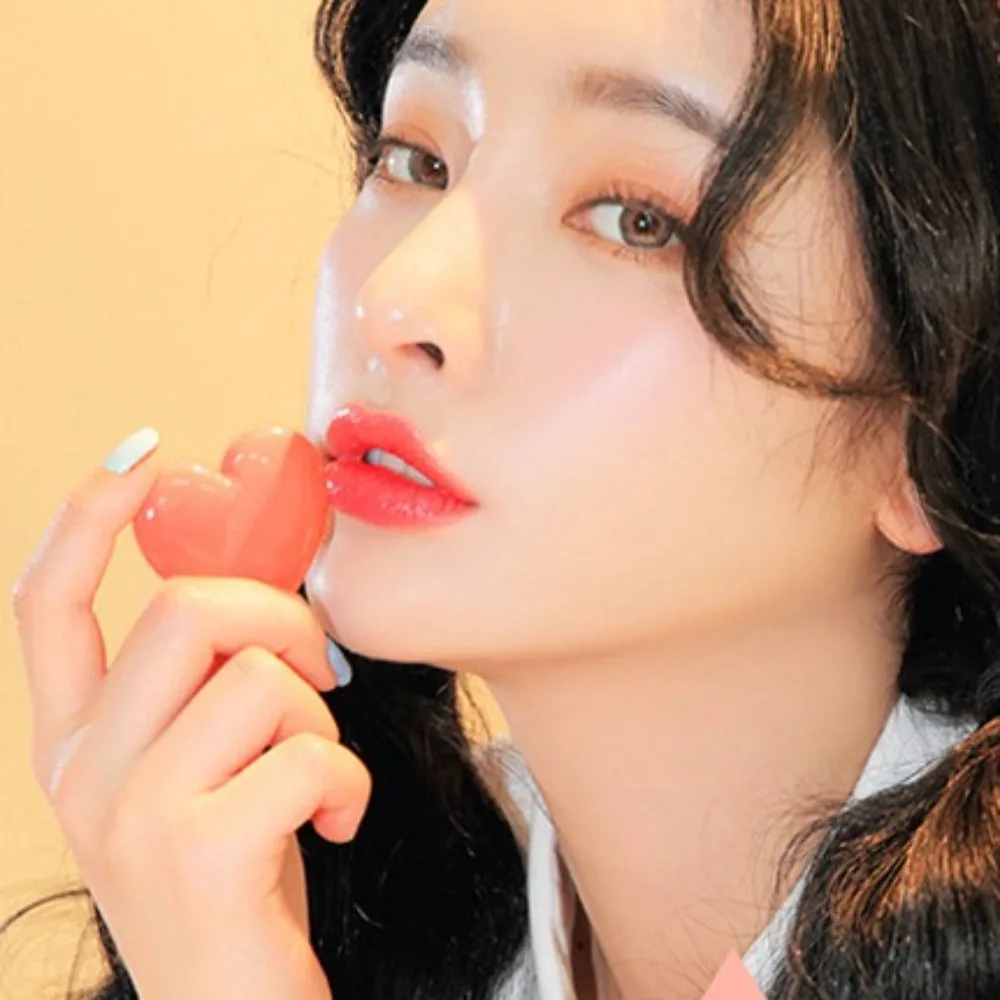 1 pz Custodia per ombretto vuota a forma di cuore d'amore ricaricabile facile da trasportare Scatola per rossetto Rouge con dispenser per trucco ricaricabile a specchio