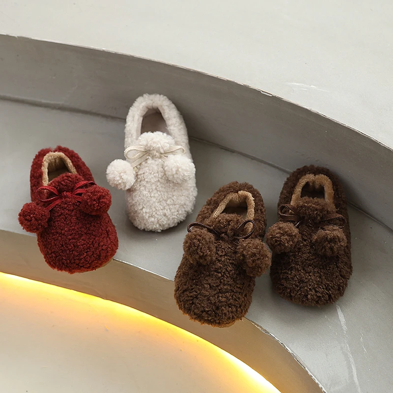 

2025 New Girls Plush Shoes Sweet Hairball Children's Winter Shoes Soft Furry Hairy Kids Fashion Outdoor Flat Cotton Shoes Warm