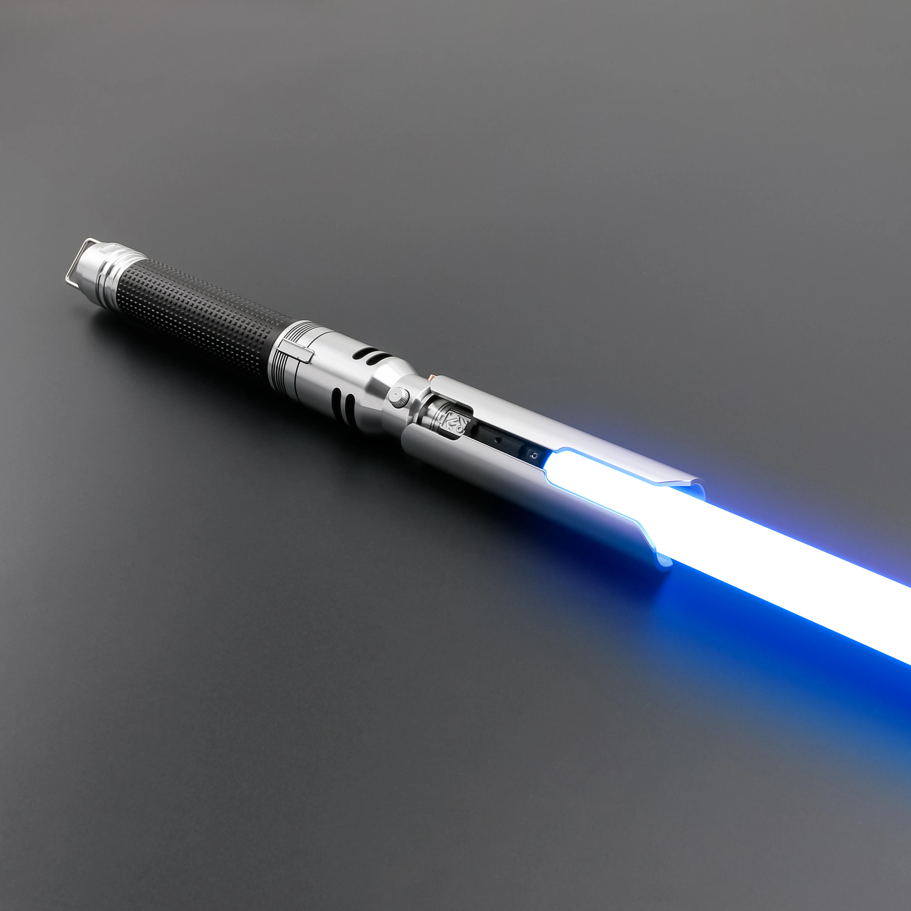 TXQSABER Réplica de Sabre de Luz Cal Kestis EP4 SD RGB Noe Pixel com Cabo de Metal, FOC, Smooth Swing e Efeitos de Blaster, Brinquedo
