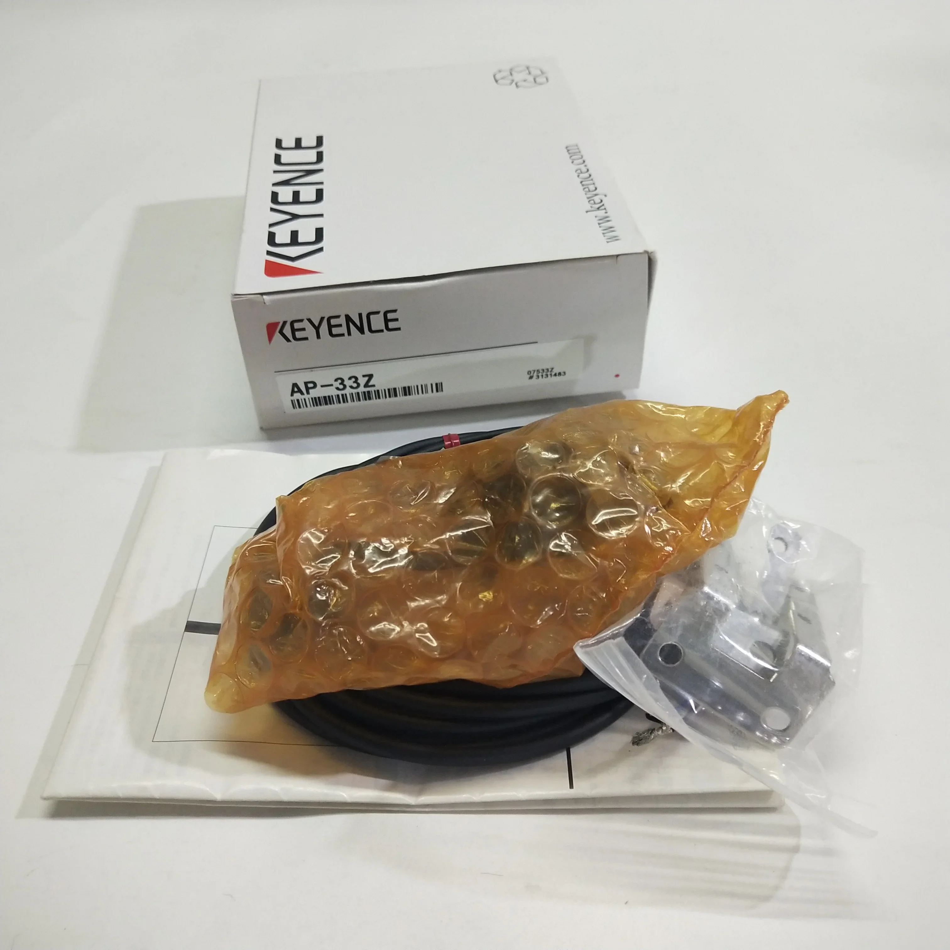 Brand New Original AP-33Z Keyence Positive Pressure Sensor