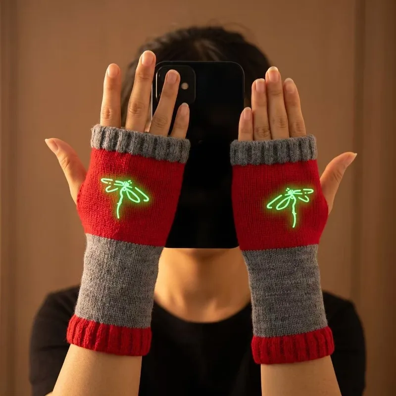 Premium Childrens Winter Warm Splicing Embroidery Fashion Gloves Soft Thickened Thermal Outdoor Handwear for Cold Weather