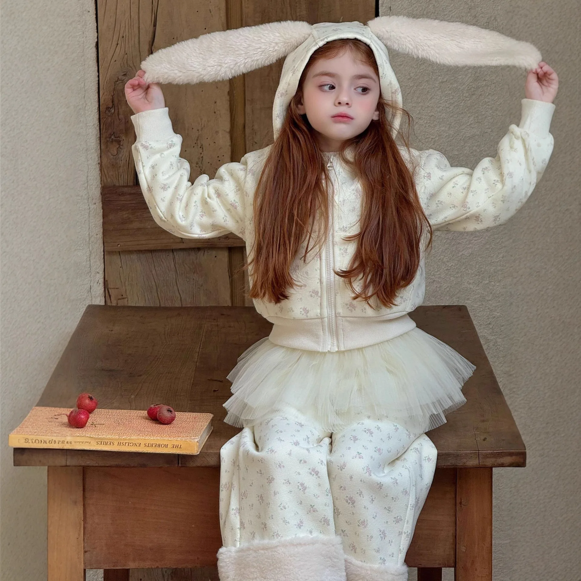 

2025 Autumn and Winter New Korean Children Floral Velvet Thickened Mesh Fart Curtain Pant Set for Girls Casual Set