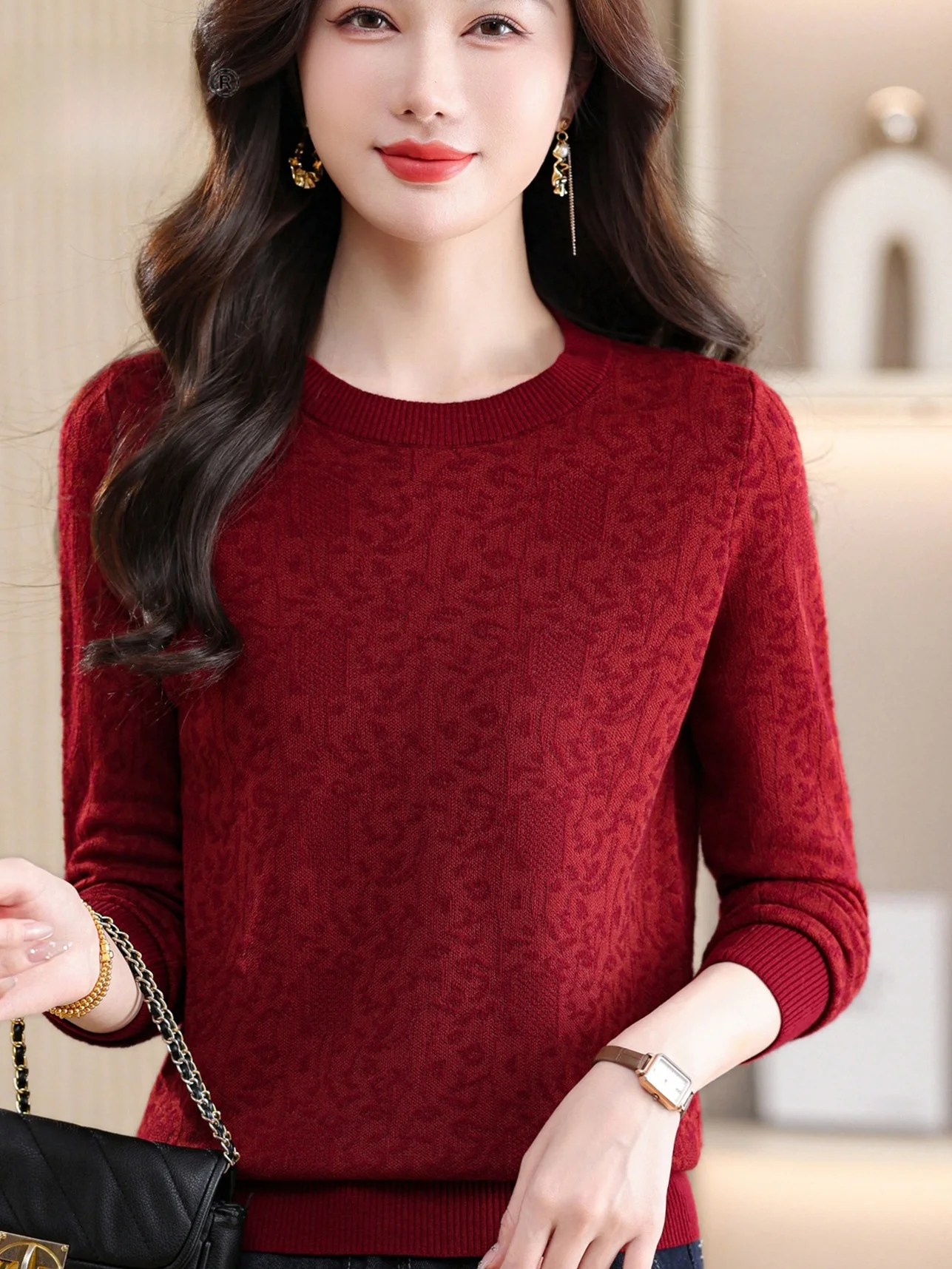 

Spring Autumn Knitted round Ne Embroidered Top Women's Slim Fit Base Layer irt Thin Small Size Mom's Faion Sle