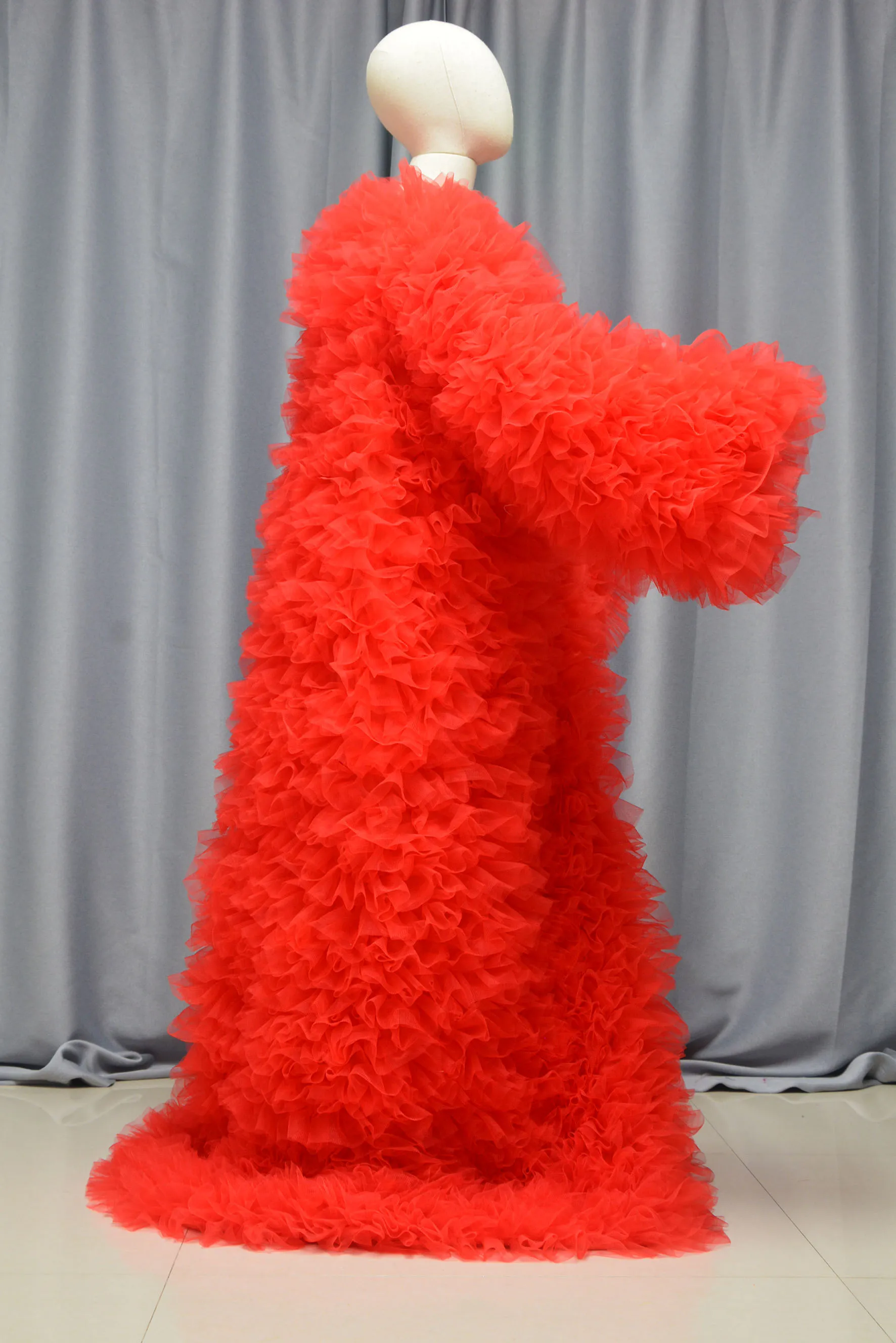 Volledige Tier rode Mouw Jassen Vrouwen Lange Jas Rode Baljurk Pluizige Mesh Vrouwen Jas Gewaden Feestjurk Extra Ruche Tule mantel