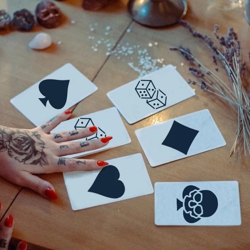 قالب الاستنسل البلاستيكي لتاجر الموت للرسم ، أوراق اللعب ، بأسمائها الحلوب ، أنماط النادي الماسية ، من من من نوع x x "، 3