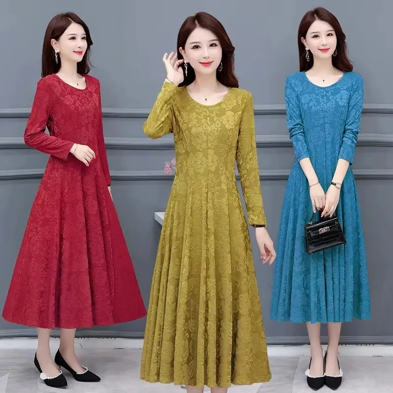 

Women Korean Middle-aged Elderly People Dress 2023 Autumn/Winter Gold Velvet Solid Embossed V-Neck Long Sleeve Swing Mom's Dress