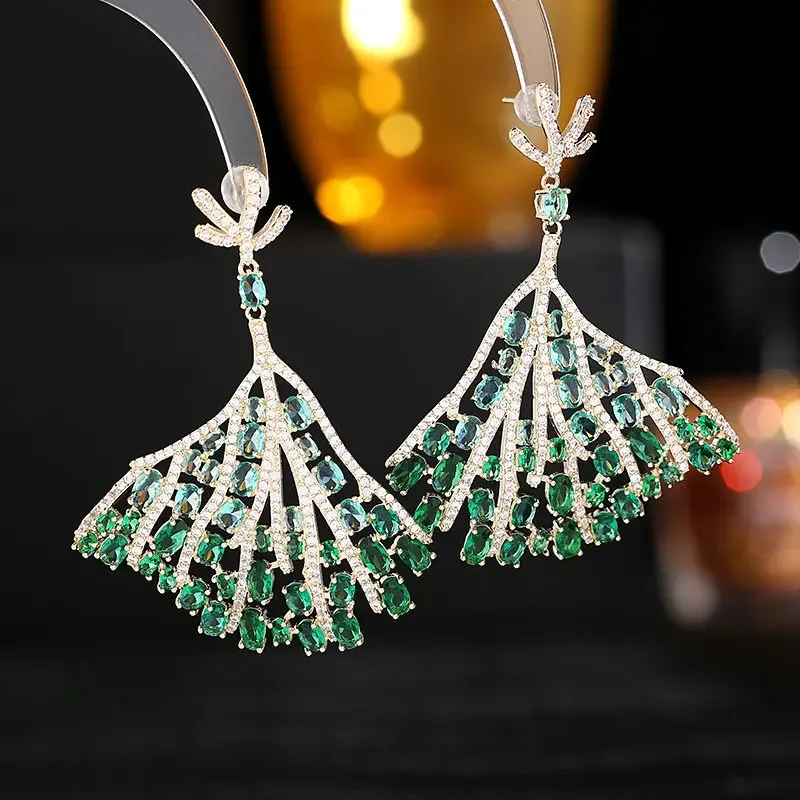 

Light luxury high-end banquet dress with exaggerated atmosphere of small fan-shaped temperament earrings