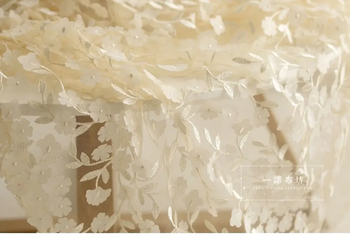 Tessuto a rete in pizzo chiffon ricamato tridimensionale di fascia alta per abiti Hanfu, abbigliamento, materiale per cucire fai da te fatto a mano