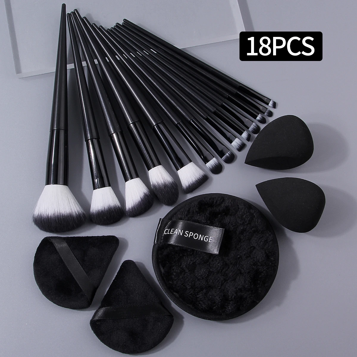 18-delige multifunctionele gezichtsmake-upborstelset + zachte make-upspons ei driehoekige poederdons + ronde reinigingspoederdons