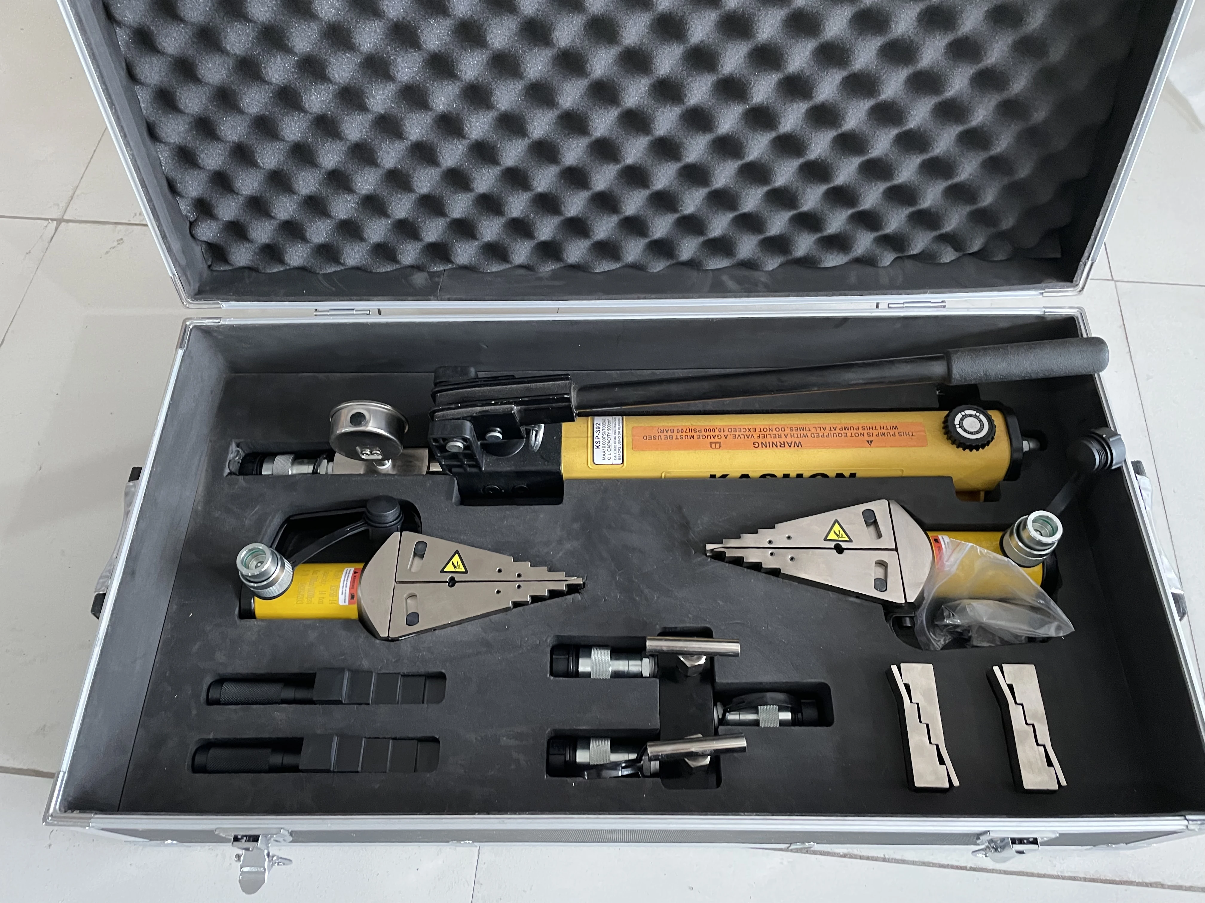 

28T такой же гидравлический спасательный клиновой разбрасыватель фланцев для расширения фланцев