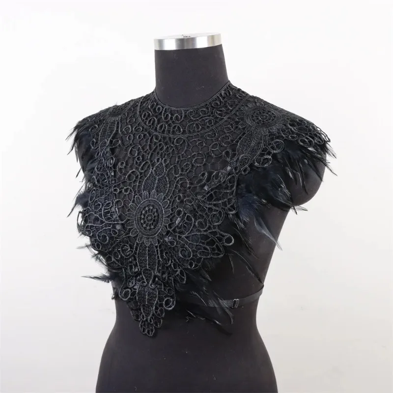 Top bralette in piume di pizzo nero, reggiseno rave festival, top corto boho costume da uomo che brucia cigno nero