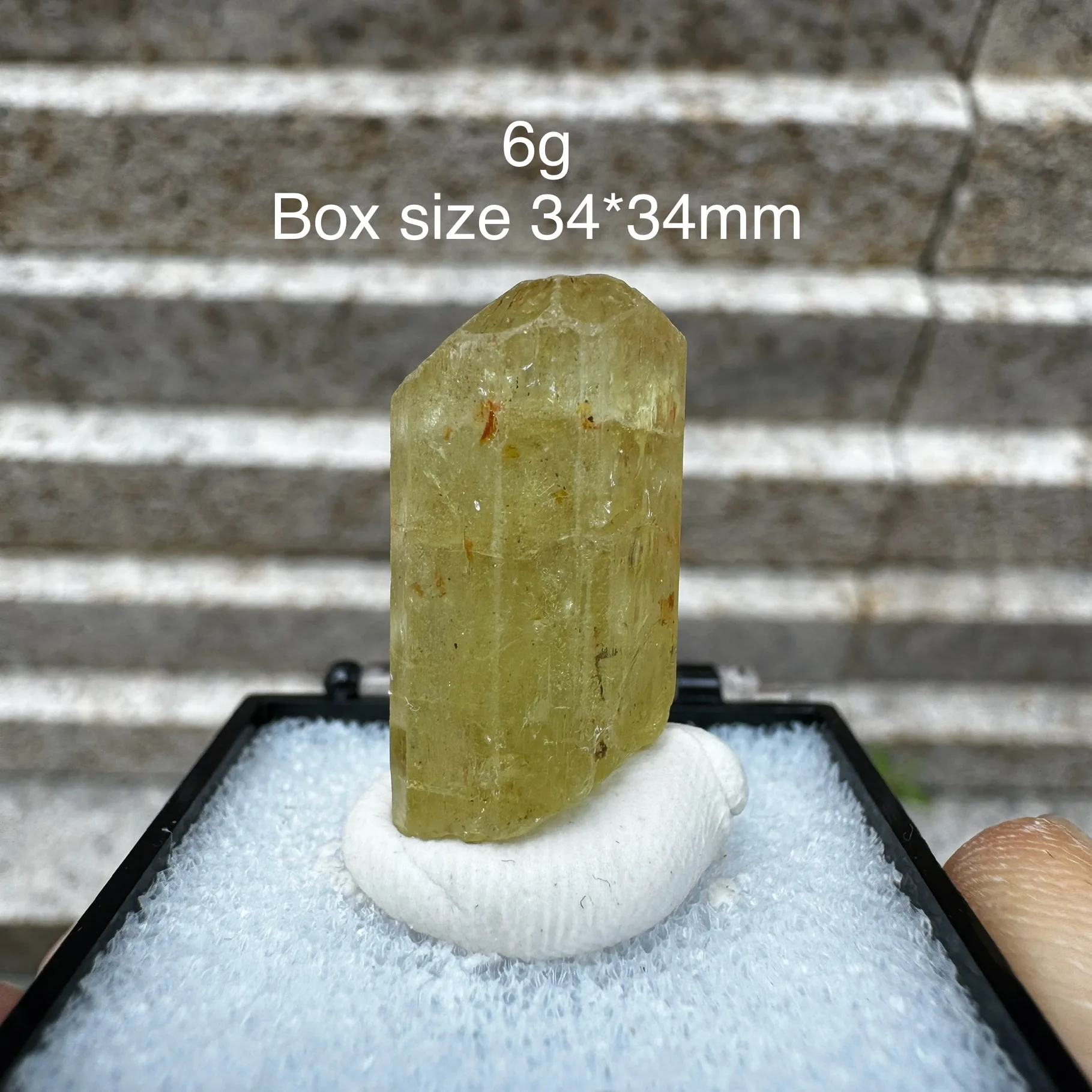 Natural Light Yellow Apatite Mineral Specimen Quartz Healing Quartz Desk Decor