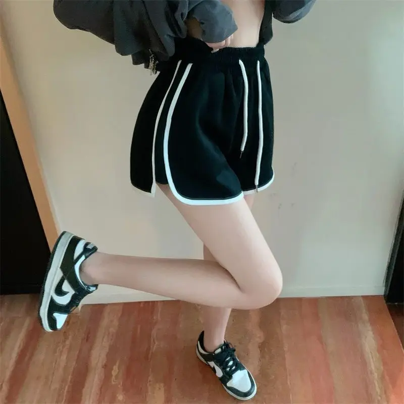 Frauen Gestreiften Casual Shorts Koreanische Schnell Trocknend Sport Shorts Sommer Mode Einfache Yoga Dünne Mini Elastische Taille Shorts Weibliche