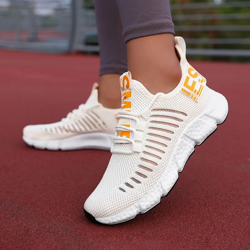 Trampki dla kobiet Buty Oddychające buty do biegania Casual Luksusowe buty sportowe marki Modne lekkie buty do koszykówki Tenis na platformie