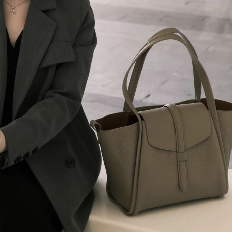 Vegetable Basket Tote Bag Female Designer Large Capacity Leather Handheld Shoulder Bag 2023 Summer New Composite Leather