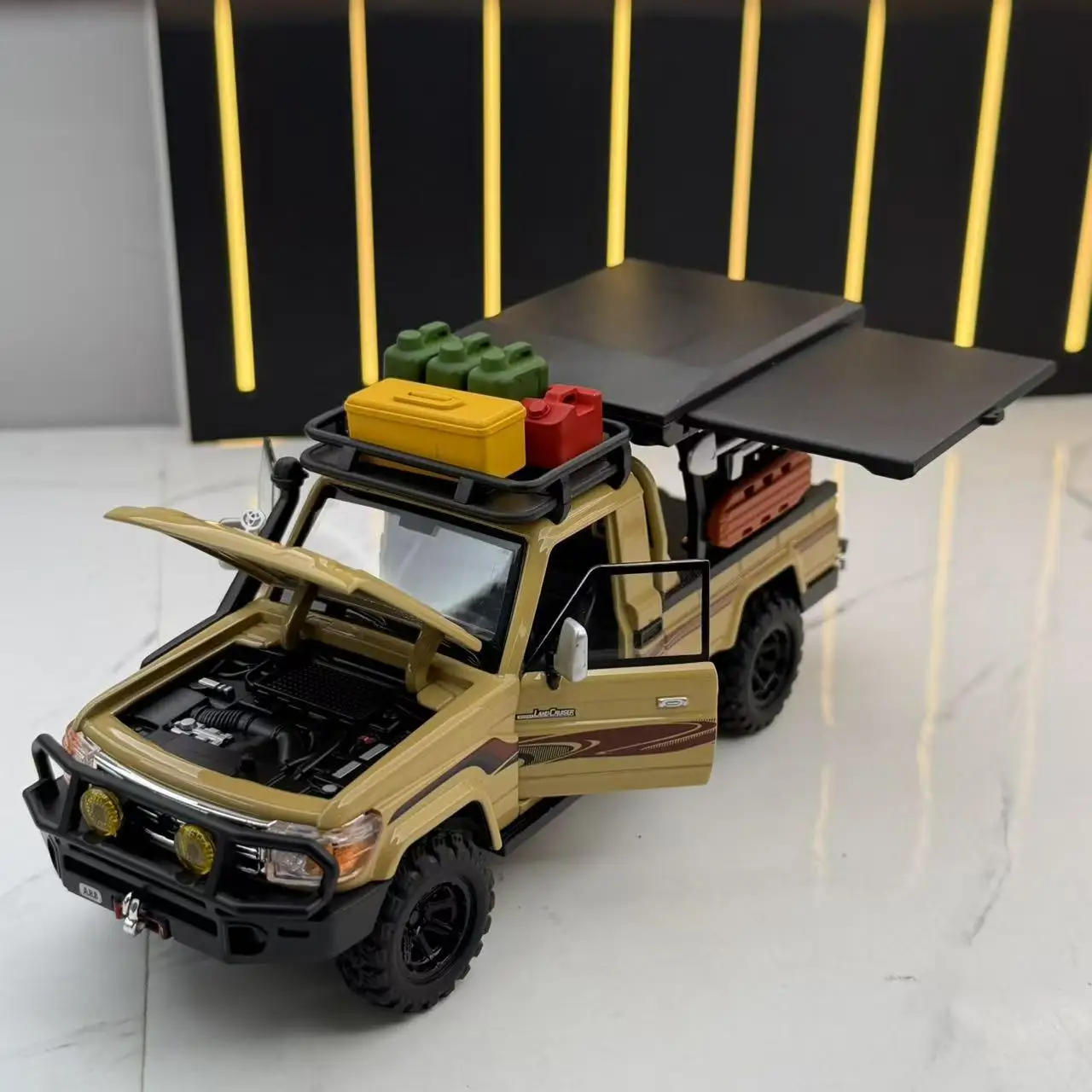 

1:32 Land Cruiser LC79 Off-road Alloy Car Model Diecasts Toy Vehicles Truck Kids Toys For Children Christmas Gift Toy