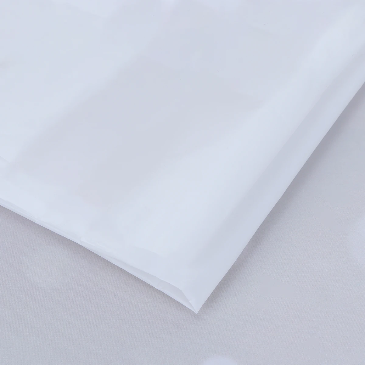 

50pcs Disposable Plastic Aprons Anti-oil Aprons Pinafores Kitchen Supplies for Home Restaurant (Blank)