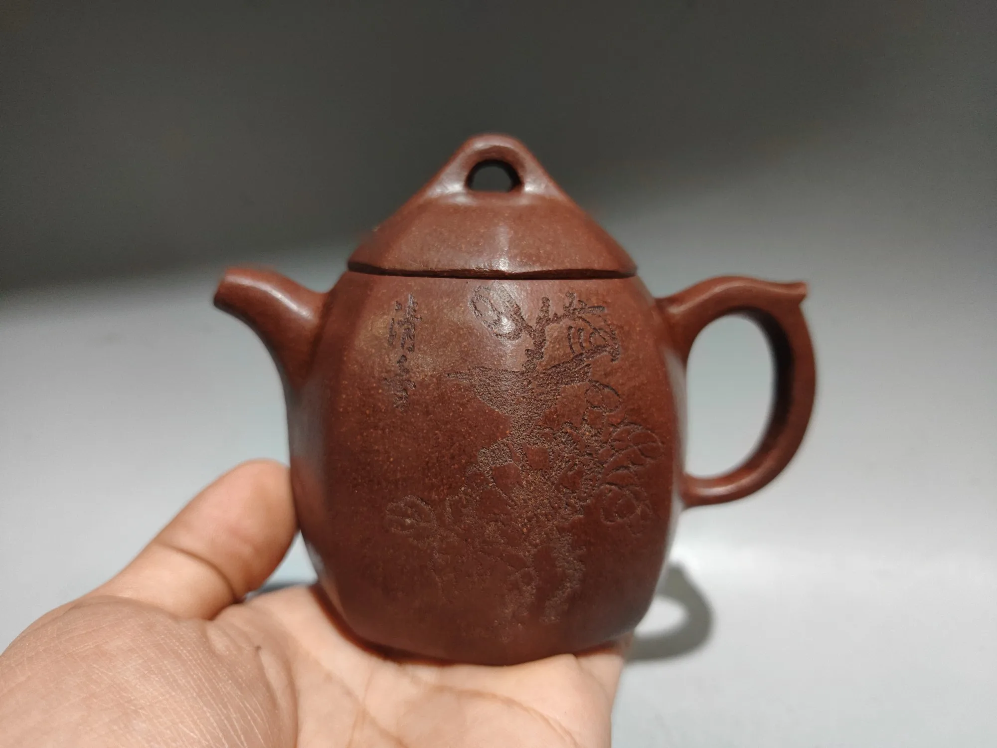 Yingxing redware ceramic tea-pot Engraved pattern Flower texture Eight sided Qin Quan teapot Teapot Kettle Flagon Amass wealth