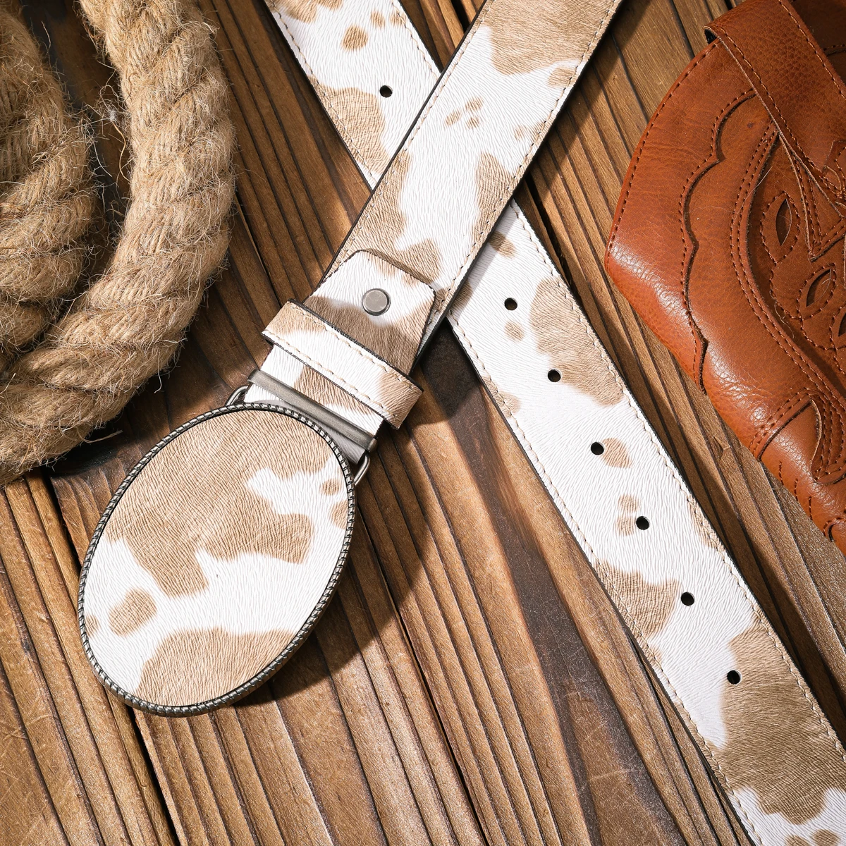 Ein lässiger und retroer Gürtel, ein Taillenaccessoire für Kleidung im Western-Stil, Metallschnalle, PU-Gürtel, geeignet für Männer und Frauen. – Detail 7