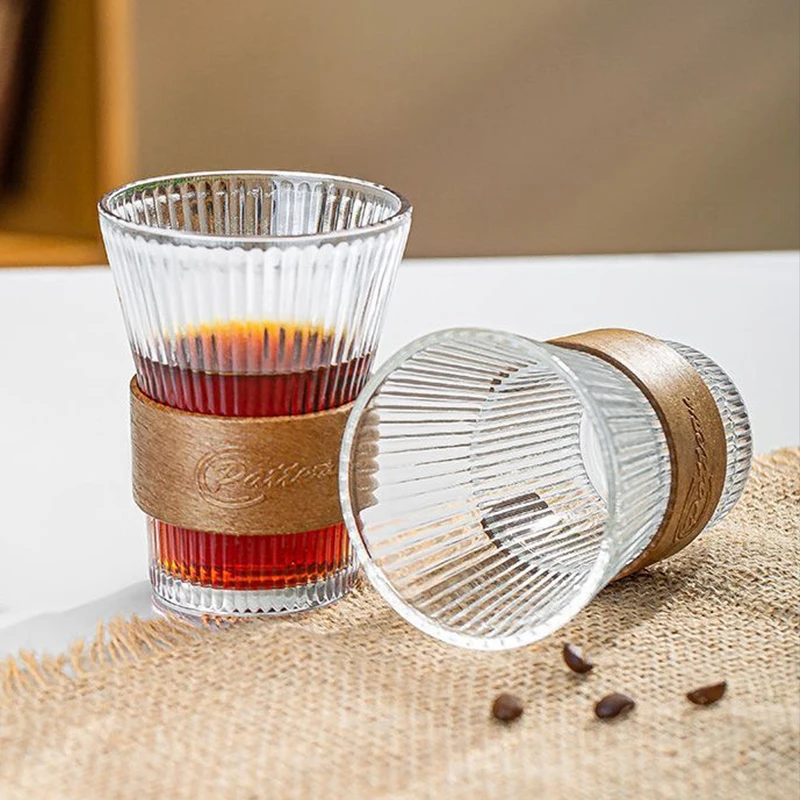 

Стеклянные кофейные кружки 320 мл, чашка из орехового дерева с широким горлышком, кружки для горячих напитков из мокко, прозрачные полосатые чашки с противоскользящим кольцом