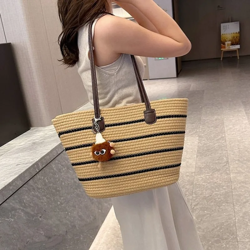 

Fashionable Diaper Bag For Women: Simple High-End Leather Handbag, Luxury Vintage Messenger With Paris Letter Logo Design