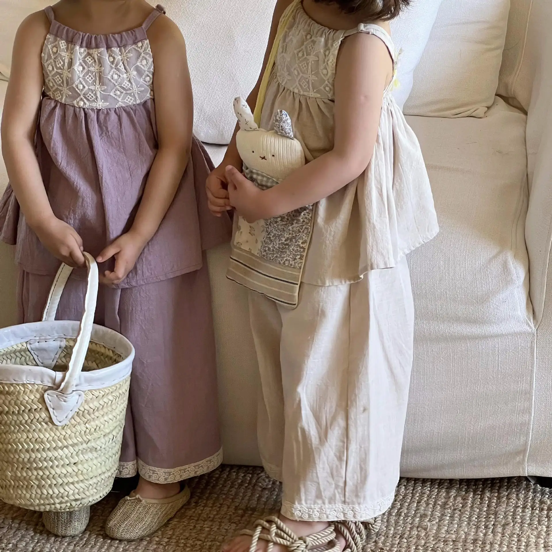 

Kids Girl Clothes 2023 Summer New Comfortable Cotton Lace Suspender Top and Loose Pants Suit