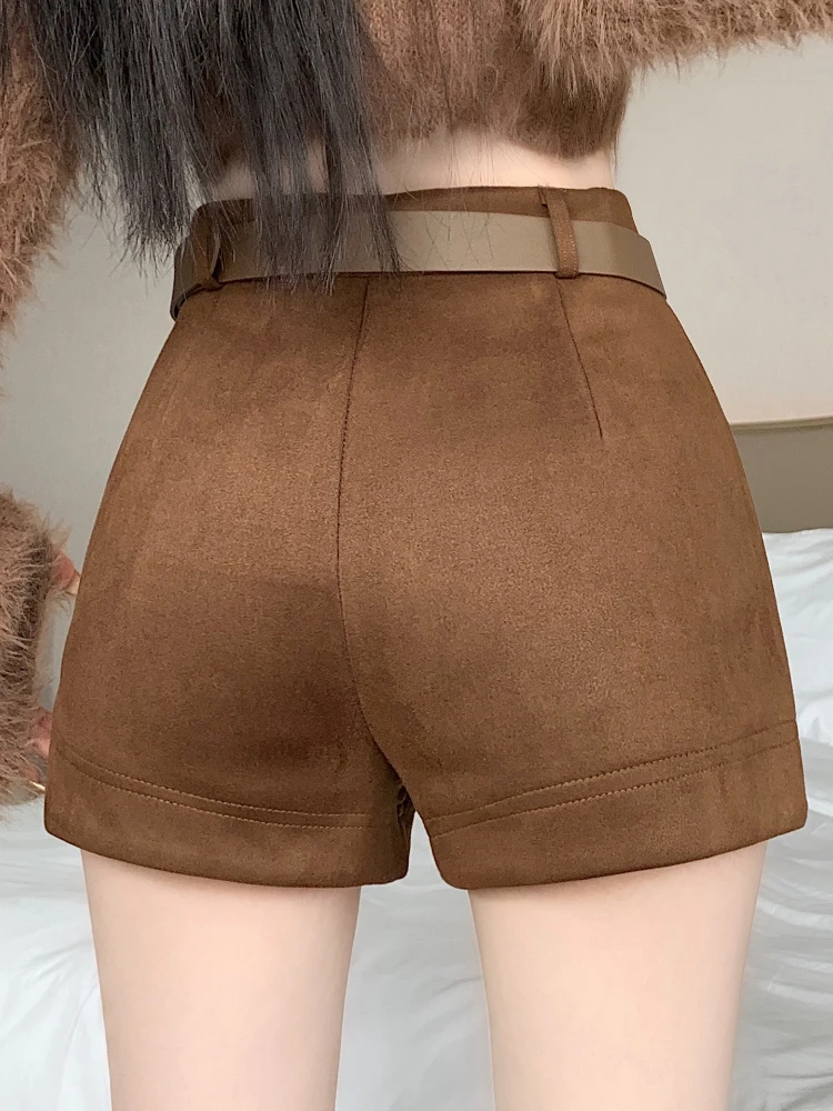 Pantaloncini a gamba larga in velluto di pelle di cervo da donna autunno e inverno nuovi pantaloni con stivali dritti a forma di A ispessiti in peluche a vita alta