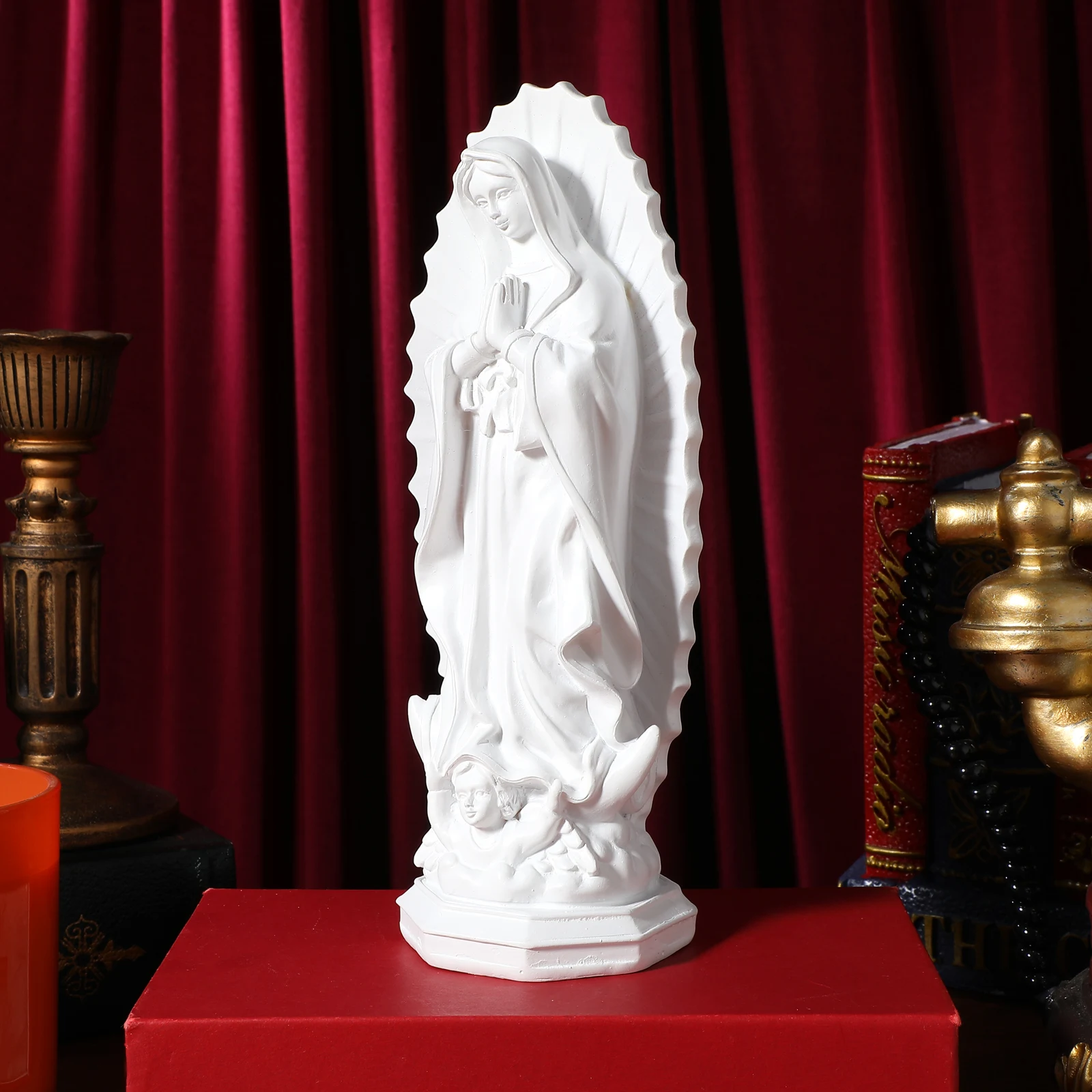 

Desktop Mary Statue Resin Craft Ornament for Church Home Office Decor Simple Elegant Design Fine Workmanship Religious Symbol