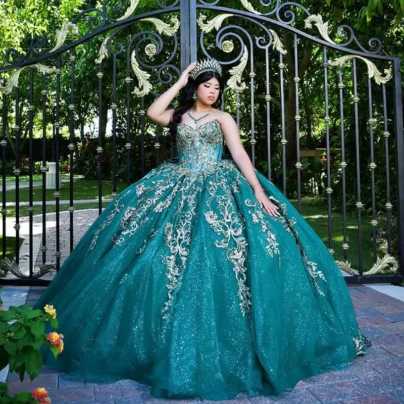 Brillant vert foncé Quinceanera robe cristal paillettes décalcomanie épaules dénudées dentelle superposition longue queue arc robes De 15 Quinceanera ﻿