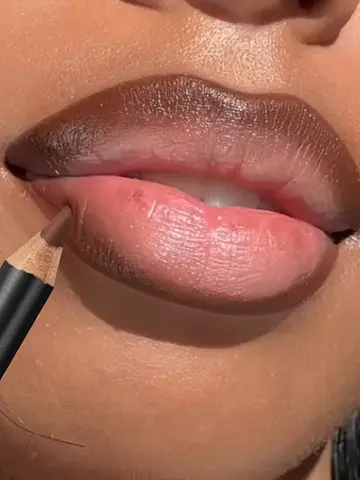 Luxury Matte Lip Liner, Long-Lasting, Smooth Application for Perfect Outline & Filling, Versatile Shades for All Skin Types