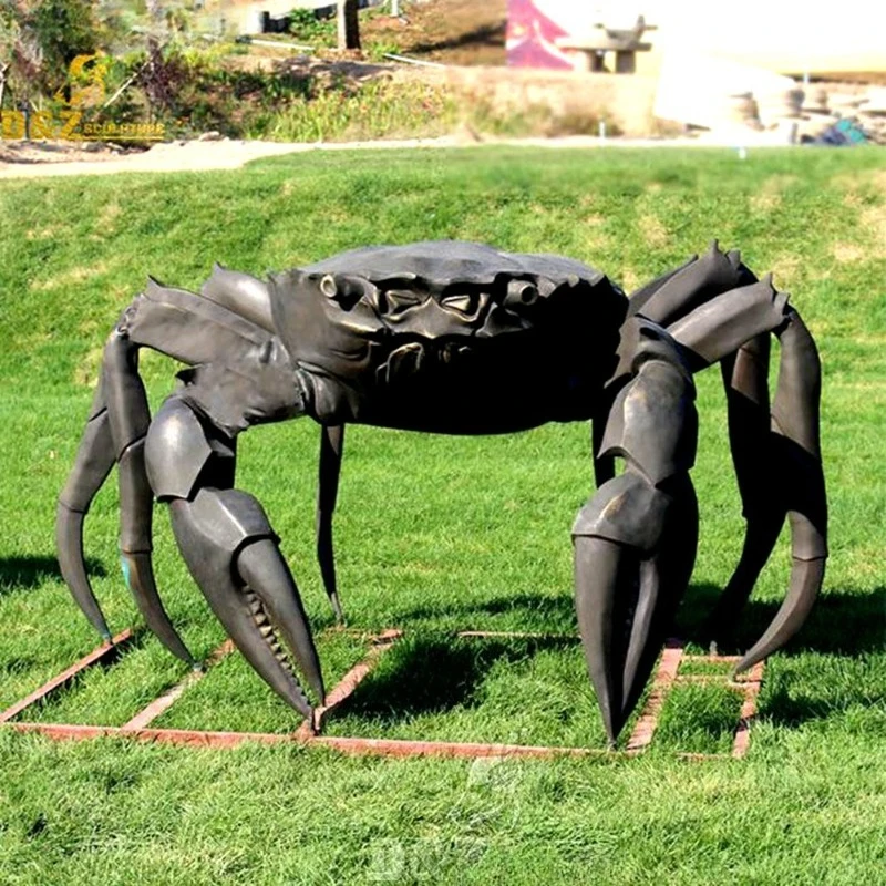 Cast bronze crab sculpture for large garden decoration