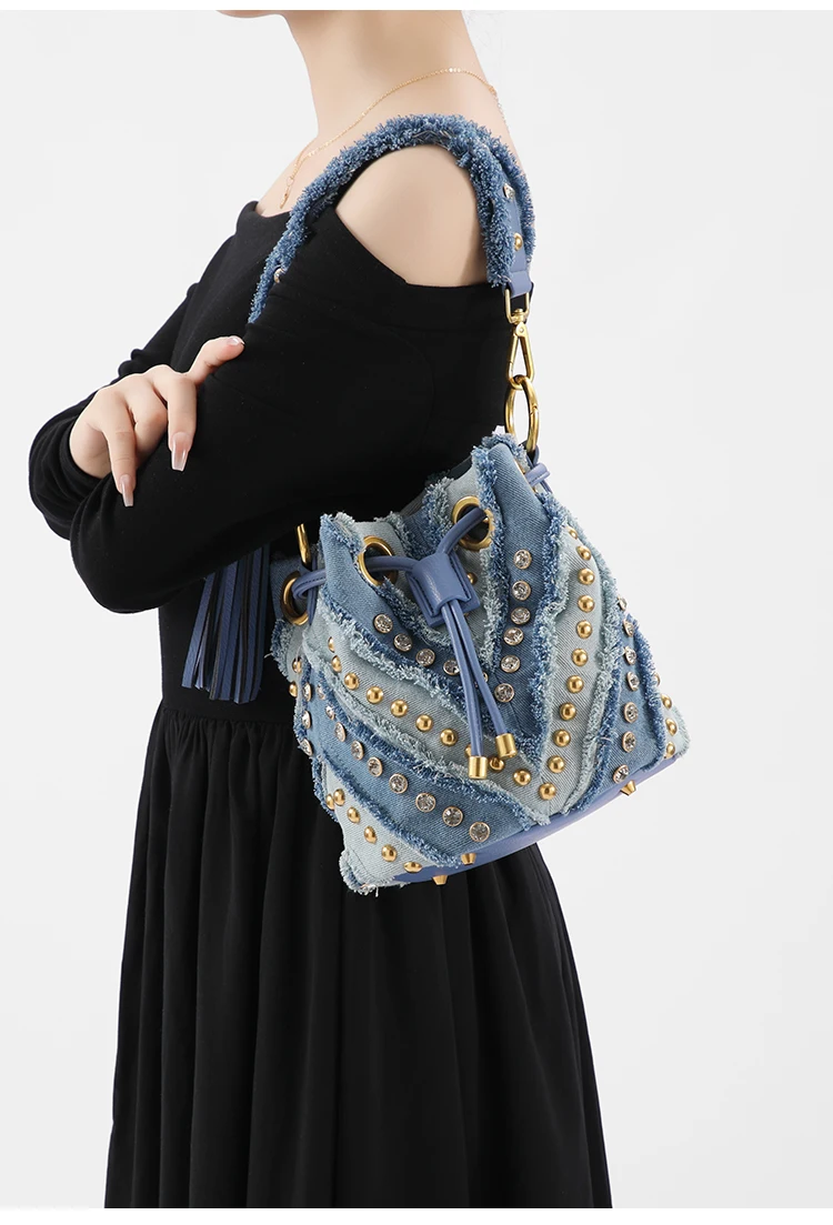 

Fashion Niche Light Luxury Diamond-encrusted Bucket Bag Women's High-end Denim Rivet Punk Style Portable Shoulder Messenger Bag