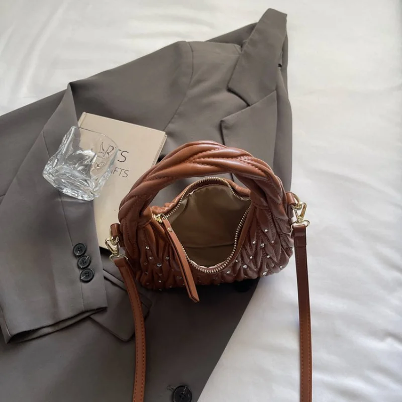 

Классическая женская большая сумка, просторный кожаный дизайн, идеально подходит для покупок или офиса, гарантия качества известного бренда