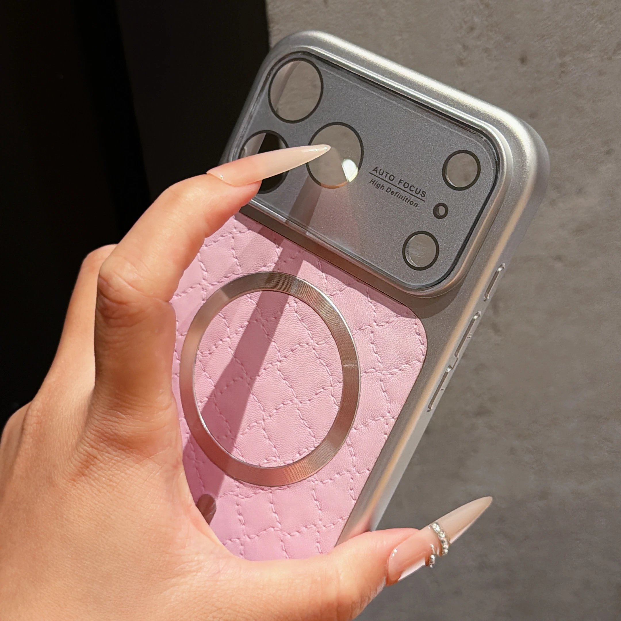 Чехол для iPhone 17 16 15 14 1 – обзор и цена Leatherwork Drawing