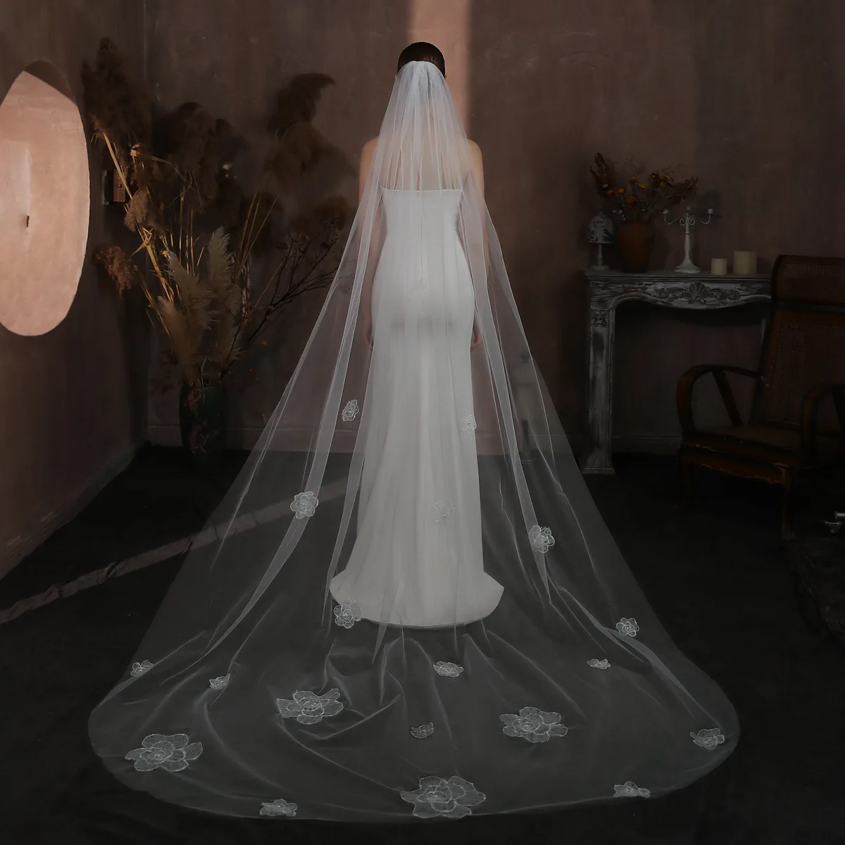 

V326 Foreign Trade Long Bridal Veil, Super Fairy-Like White Floral Trailing Veil for Church, Travel Photography, and Wedding, with Hair Comb