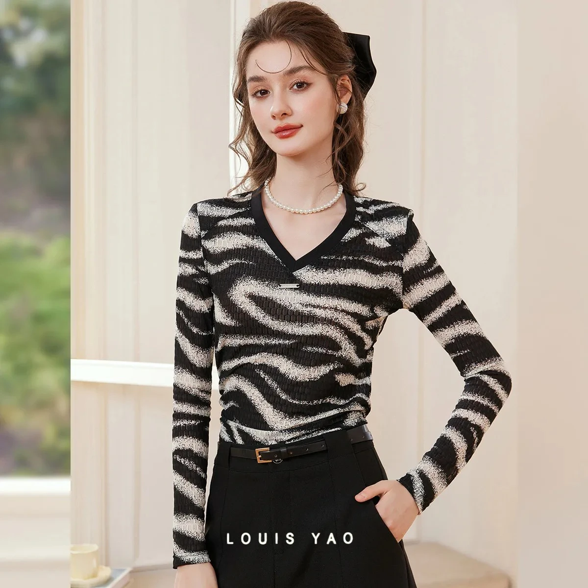 LOUIS YAO Women's T-Shirts 2026 Spring Elegant Slim Fit Long Sleeve Basic Top Women Sweet Cool T-Shirt with Shoulder Pads