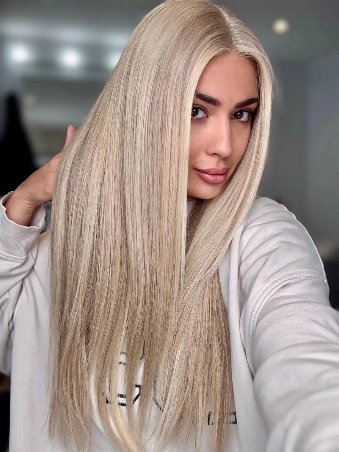 تسليط الضوء على الباروكات شقراء فاتحة الإناث طبقة طويلة الطبيعية مستقيم بيروكات صناعية 13*4HD الدانتيل الشفاف الباروكات الاستخدام اليومي تأثيري