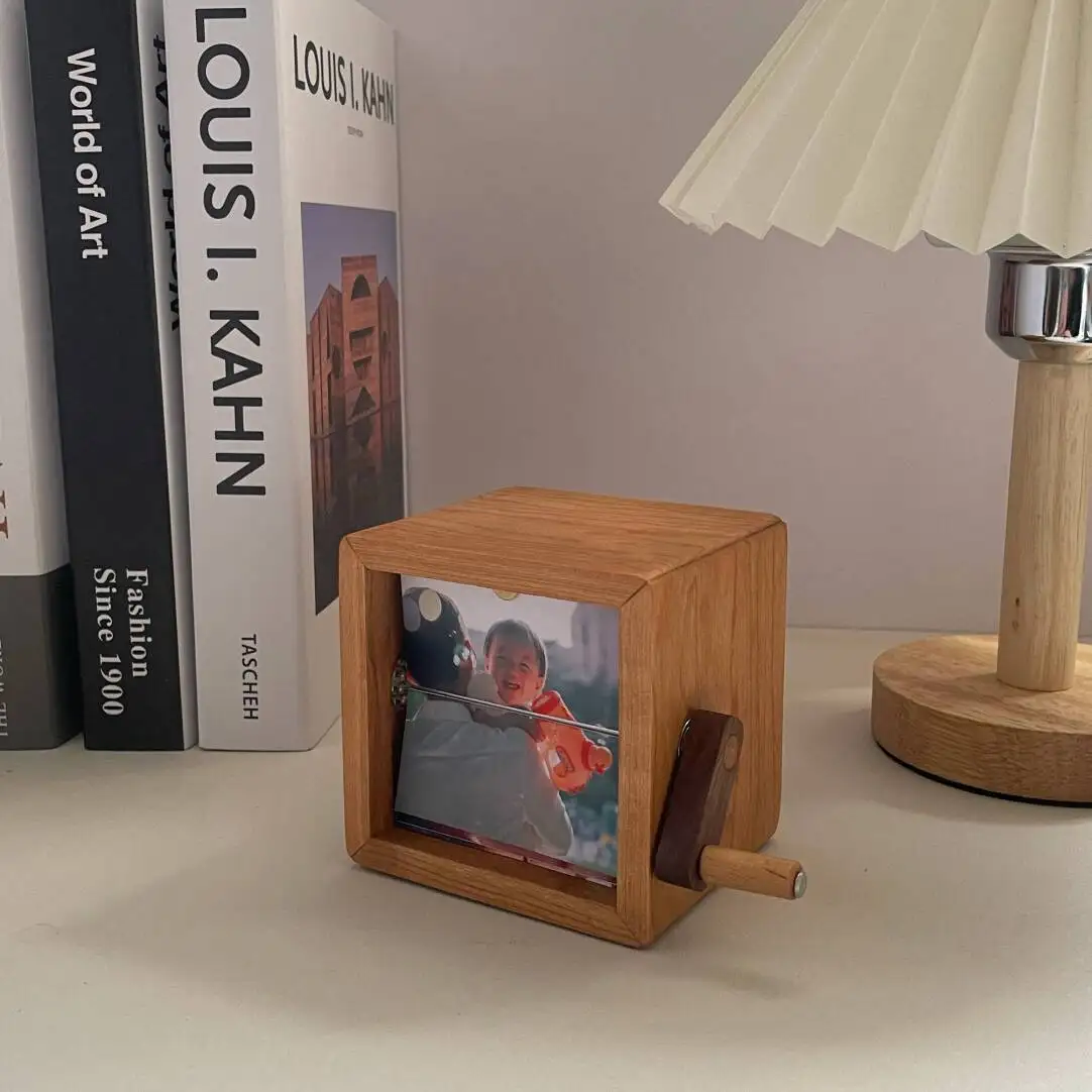 Computer Table Ornament Creative Gift Mechanical Hand Crank Dynamic Photo Album Feeling Black Walnut Handicrafts
