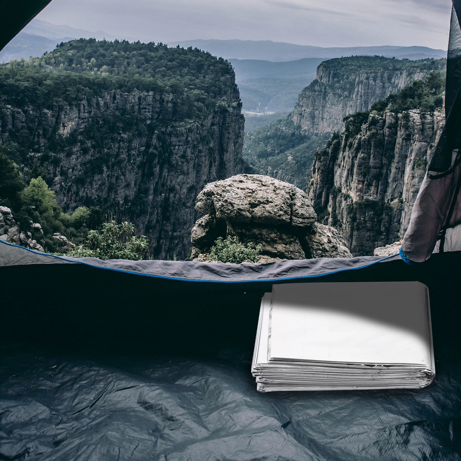 2 قطعة 210X130 سنتيمتر فيلم البوليستر المغطاة احباط بقاء بطانية طوي الحرارة عاكس الطوارئ بطانية تدفئة للتخييم في الهواء الطلق #1